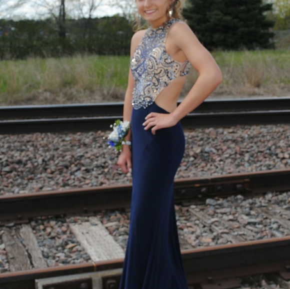 Prom Dress - Picture 4 of 4